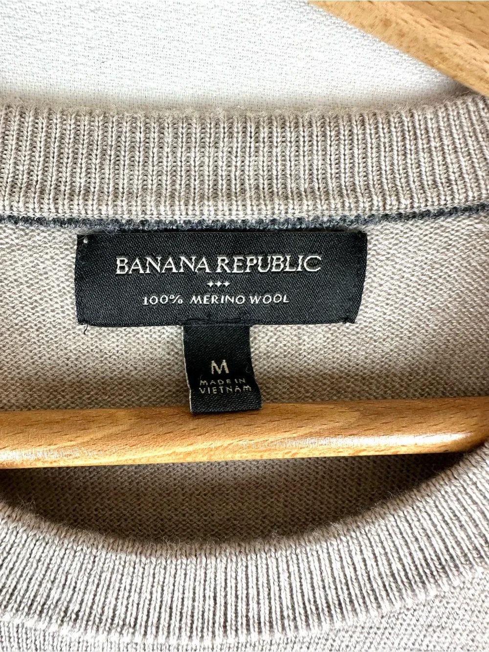 Banana Republic Merino Wool Crew Raglan Pullover Sweater Office Business Casual